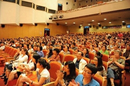 陆军军医大学新桥医院举办医护人员音乐减压讲座